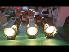 400W LED Fresnel Spotlight RGBAL 5 in 1 Auto zoom sepenuhnya disetel dari 2.700 hingga 12.000K