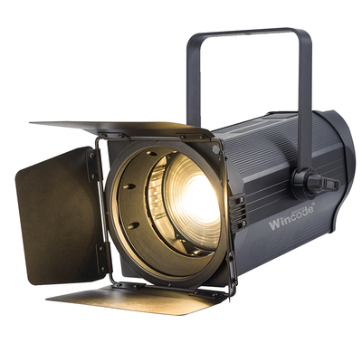 Harga yang bagus 300W LED Fresnel Spotlight 3200K-5600K CRI95 DMX512 Kontrol on line